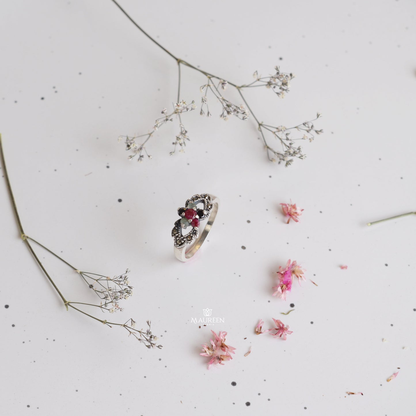 Anillo flor marquesita piedra esmeralda, rubí y ónix - Plata