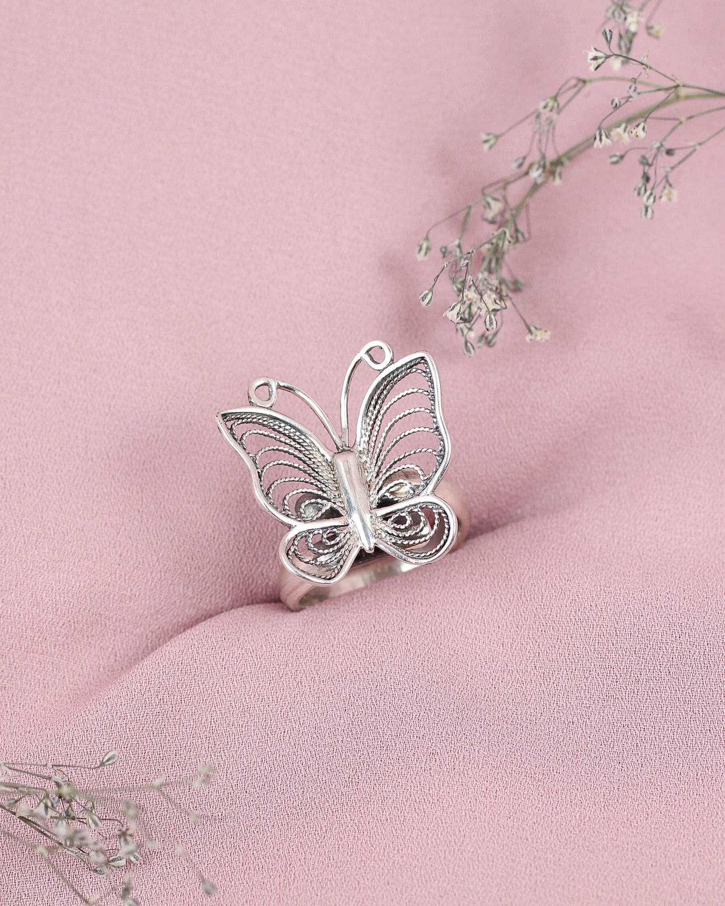 Anillo mariposa tejida con dos antenas - Plata quemada