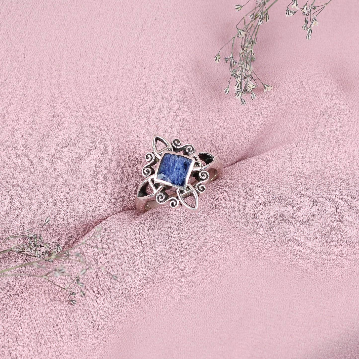 Anillo nudo de bruja piedra lapislazuli - Plata quemada