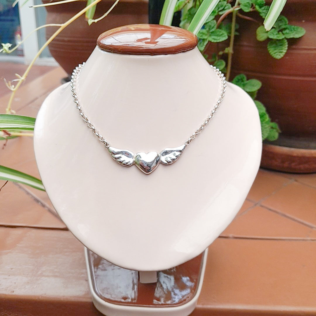 Collar corazón con alas - Plata