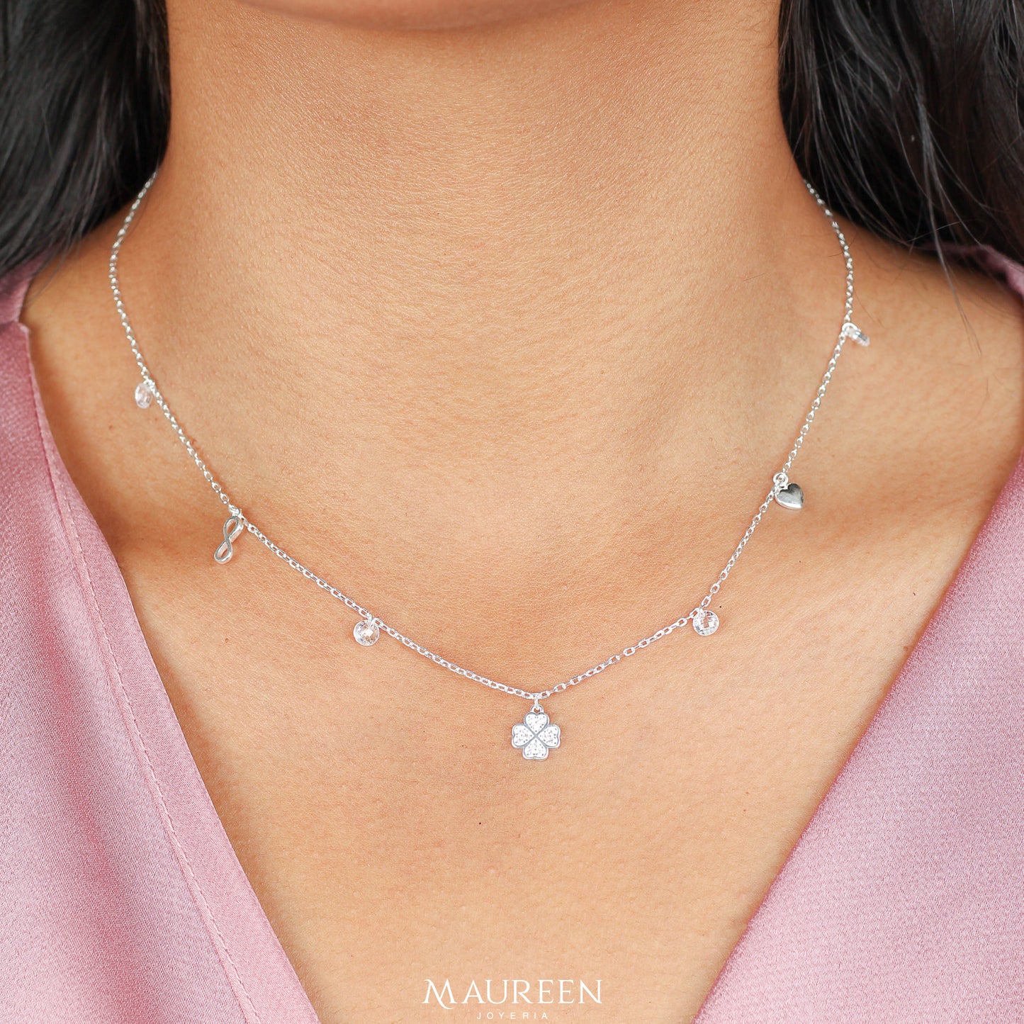 Collar choker con dije trebol - Plata