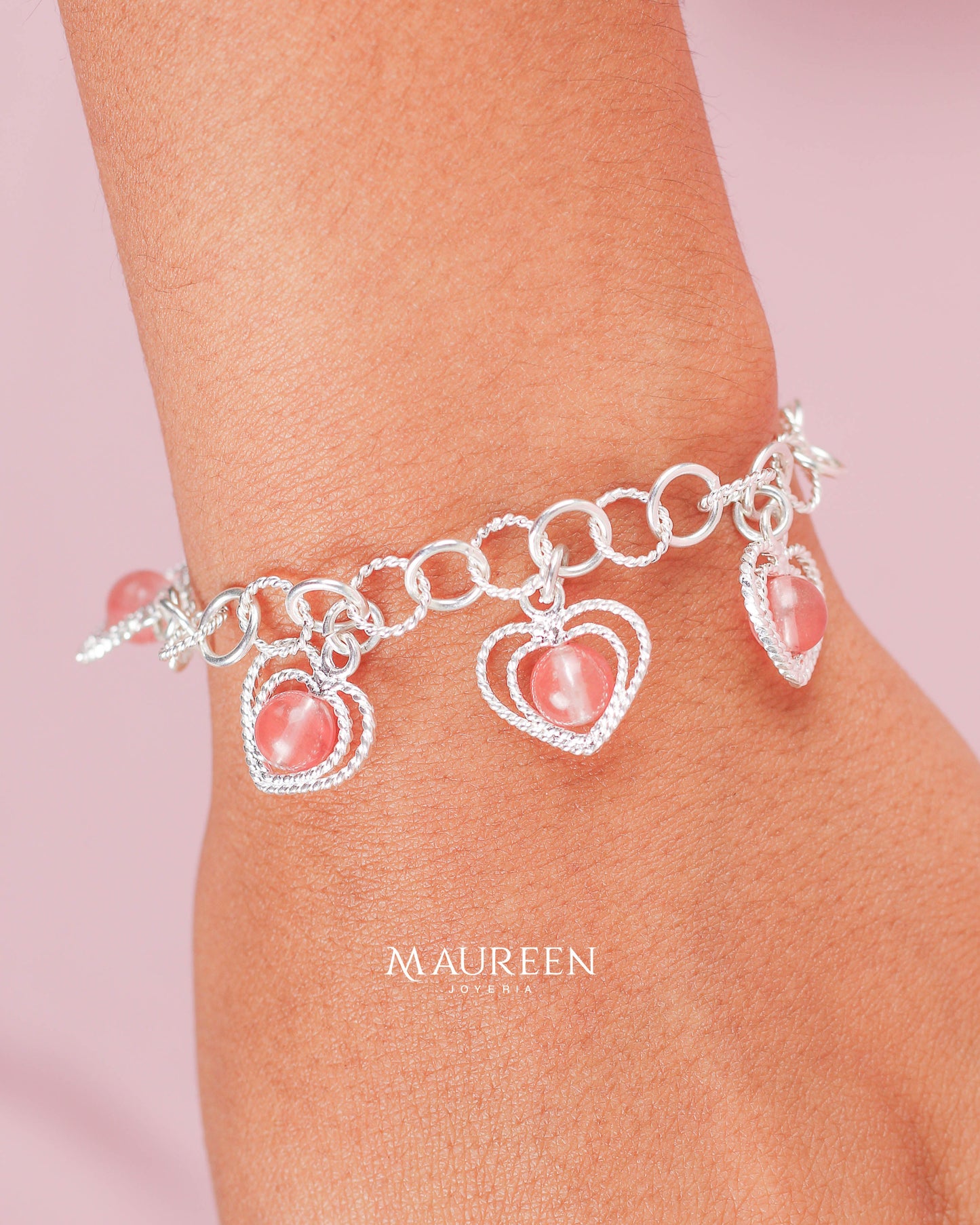 Pulsera corazones con piedras naturales - plata