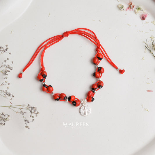 Pulsera de huayruro hilo rojo dije de San Benito   - Plata